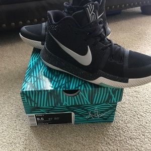 Kyrie 3 Nike shoes